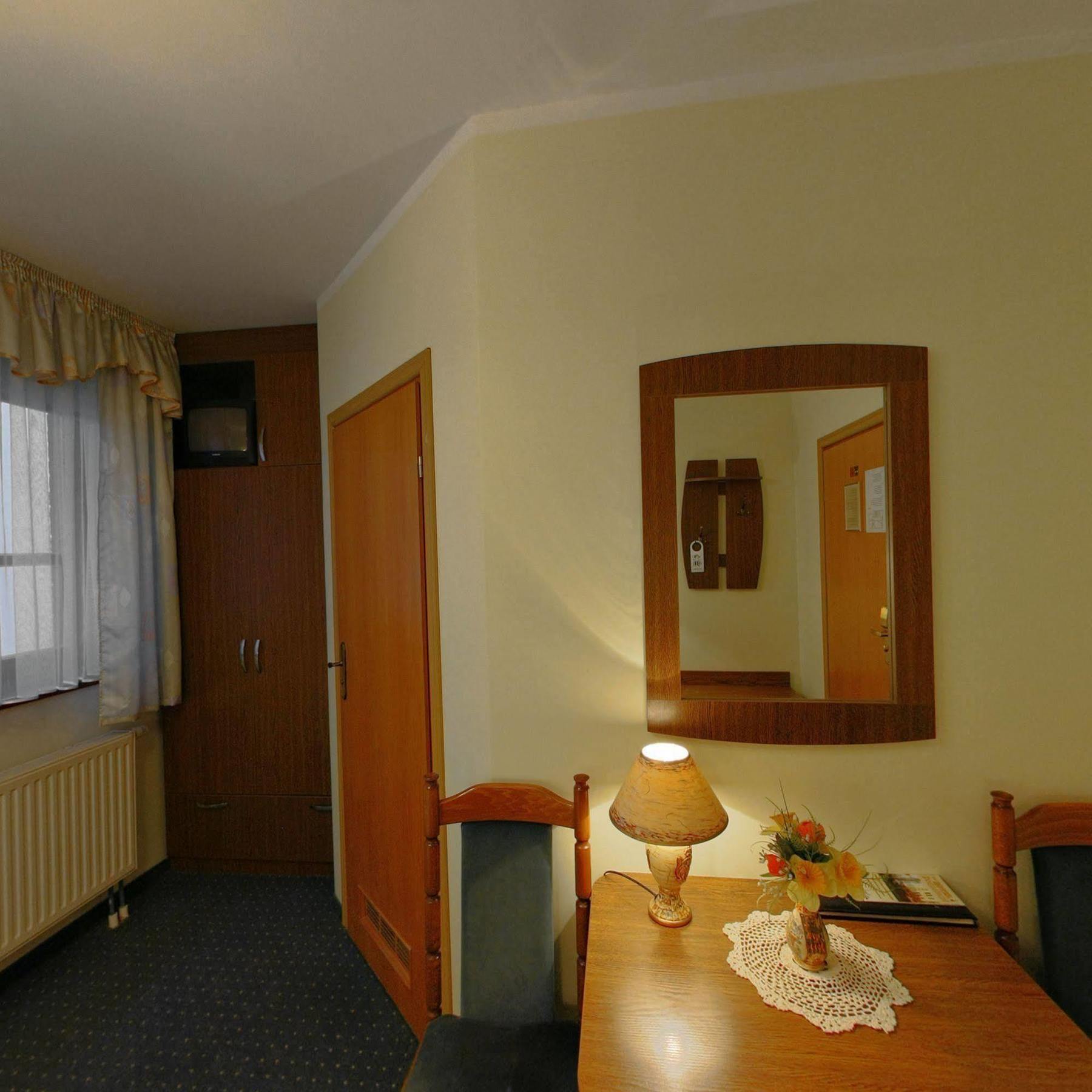 Hotel Restauracja Podzamcze Estetino Exterior foto